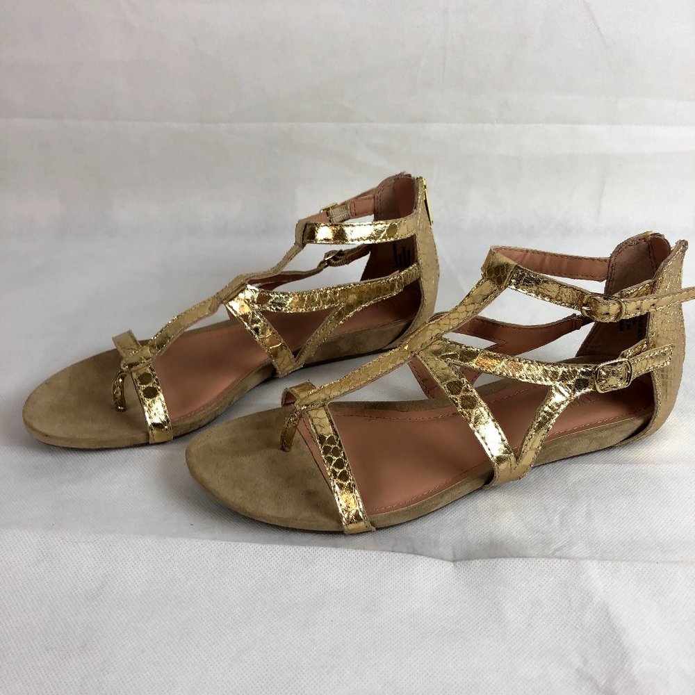 NEW Reaction By Kenneth Cole Sandles 9